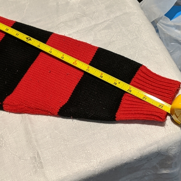 @Walt Disney Productions Sweater - Picture 6 of 7